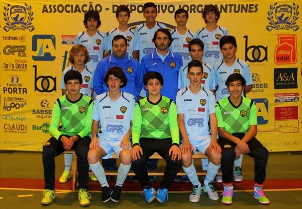 Iniciados vencem FC Landim