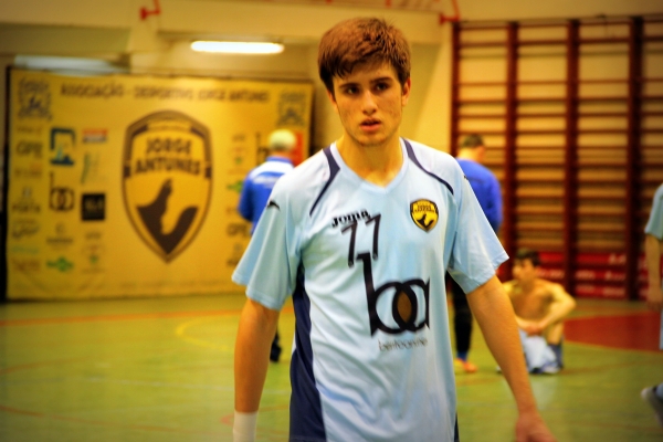 Sub-20 com derrota em Leiria