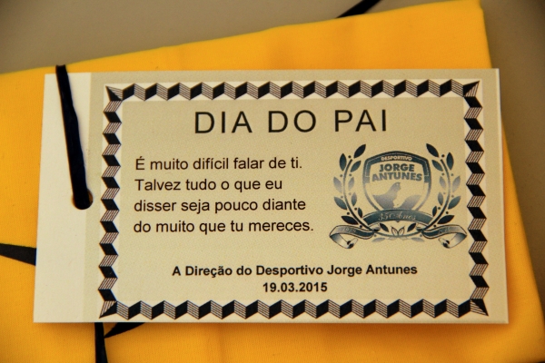 Desportivo homenageia Pais