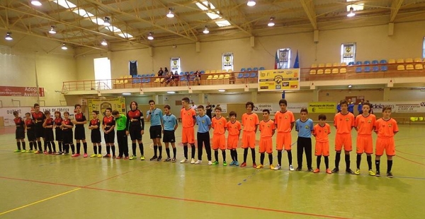 Iniciados conquistam terceira vitória