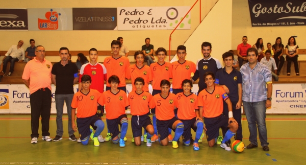 Apresentação de Juvenis com sabor a vitória