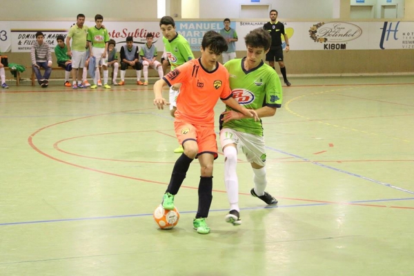 Juvenis: derrota caseira com o 1º classificado
