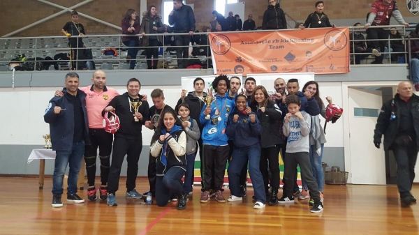 Título de campeão regional de Kickboxing