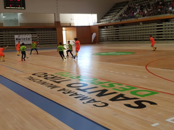 Miúdos na apresentação do Santo Tirso